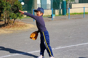 大型左打者になりそうなSOUSA君。糸井みたいになってよ。