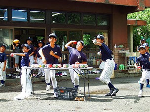 パワー系選手を真ん中に、コントロール系選手を端っこに置く作戦