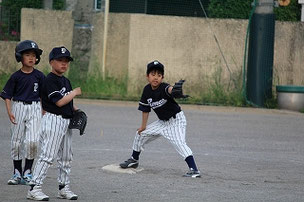 内野手の動きを勉強中のKEIくんとKESくん