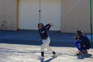 TAKS君。3週連続で同じ写真を見ているような・・・。TAKS君は手にマメを作るぐらいまじめに素振りをしています。えらい。