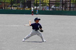 ショートのTAKR君。ショートのポジションをめぐって熾烈（しれつ）な競争が起きています。熾烈は大げさですけどね（笑）