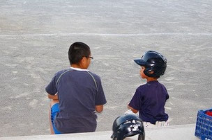 人望が厚い小学2年生のＳくん。　左「おれ、中学校でも野球がやっていけるかな？」　Ｓくん「なおくんなら大丈夫だよ。下半身をしっかりと鍛えるといいよ」　　人望に年齢は関係ありません。