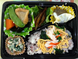 はずみ会　「ふれあい給食」で配食するお弁当