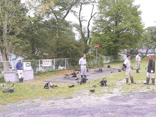 一関　外山振興会　隣の地区と協力しての草刈り作業