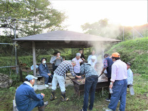 同志会でのBBQの様子