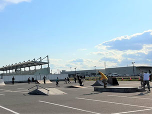 『RIVER SIDE SKATE SESSION』　小学生や女性含め40人以上が参加！