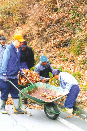 一関　赤猪子自治会　枯れ葉拾い