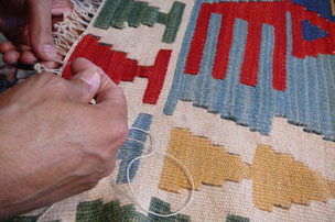 Restauro professionale kilim fatto a mano di lana
