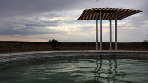 Swimmingpool or water-basin