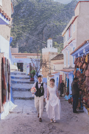 青い景色を背景に、シャウエンんでフォトウェディング撮影をしよう♪/ モロッコ実加のブログ