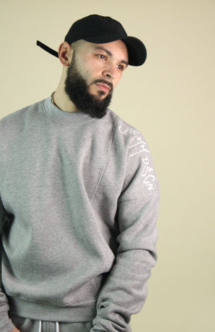 LOUNGE SWEATER  €90,00