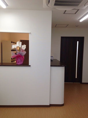 新川崎ファミリー歯科の待合室