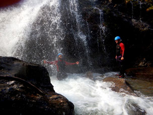 canyoning wasser wasserfall abseilen springen rutschen fankysport