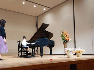 2021発表会年中男子の演奏の様子｜大田区東雪谷羽金ピアノ教室
