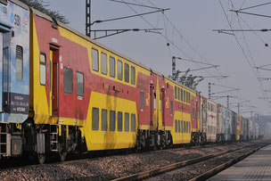 12985 - Delhi Sarai Rohilla AC Double Decker Express