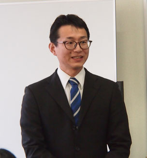 総務部長の秋田壽紀先生