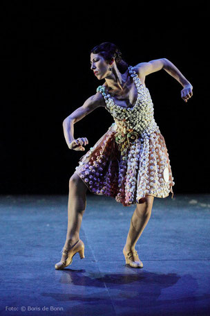Flamencotänzerin Ana Morales beim Flamenco-Festival 2013 im tanzhaus nrw/Color-Foto by Boris de Bonn