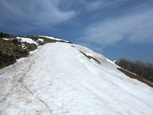 ホッケ山の雪庇の名残
