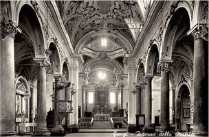 Interno della chiesa madre prima metà XX secolo (cartolina archivio S. Farinella©)