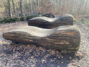 Liegen aus Holz