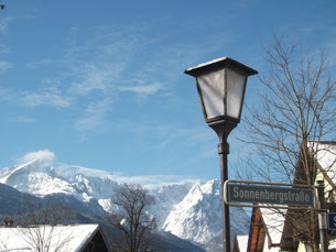 Das Team der Zahnarztpraxis Berthold Pilsl in Garmisch-Partenkirchen - Wir sind für Sie da