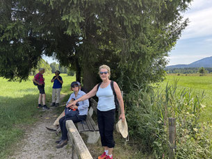 Foto von Menschen bim Wandern
