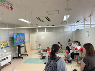 防火防災アニメ上映の様子