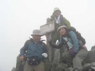 涸沢岳（3110ｍ）山頂は霧の中