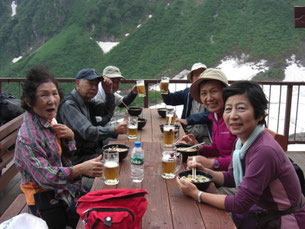 山行を終えて涸沢小屋で乾杯