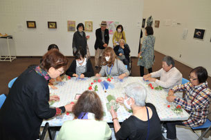 こぎん刺し　高木裕子講師　和紙絵画  石田千恵子講師　ファブリック３Ｄアート  礪波賀與江講師　鉛筆画  小林岳講師　鉛筆画  安住孝史先生　陶磁器上絵付絵師  田邊貴子講師　
