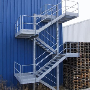 Treppenturm Aussen Metall Luzern Willisau Stadelmann Metallbau AG