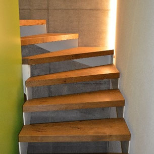 Treppe Innen Metall Holz Luzern Willisau Stadelmann Metallbau AG