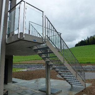 Treppe Aussen Metall Glas Luzern Willisau Stadelmann Metallbau AG