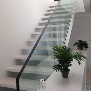 Treppe Innen Metall Glas Luzern Willisau Stadelmann Metallbau AG