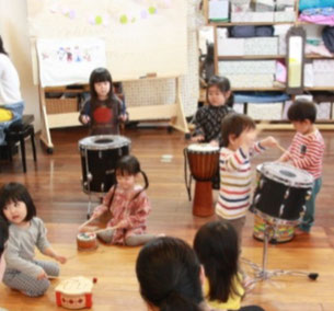 どれみ音楽教室　太鼓アンサンブル　リトミック