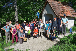 Die Fußpilger der Seelsorgeeinheit Villingen auf ihrem Weg auf den Dreifaltigkeitsberg. Foto: Hettich-Marull Foto: Schwarzwälder Bote