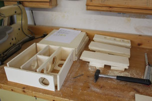 DIY-Projekt - Möbelbau  - Furniersperrholz - Sperrholzplatte - Holzplatte kaufen - Innenausbau - Multiplexplatte - Pappel - Birke - Kiefer - Siebdruckplatte