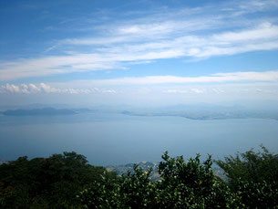烏谷山から琵琶湖を望む