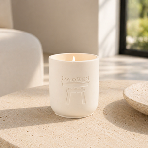 DaoZen - Bougie parfumée lavande, fabriquée artisanalement en Belgique. Pot violet dégradé en Jesmonite, parfum doux et apaisant.