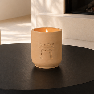 DaoZen - Bougie parfumée lavande, fabriquée artisanalement en Belgique. Pot violet dégradé en Jesmonite, parfum doux et apaisant.