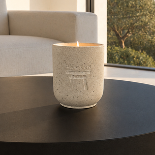 DaoZen - Bougie parfumée lavande, fabriquée artisanalement en Belgique. Pot violet dégradé en Jesmonite, parfum doux et apaisant.