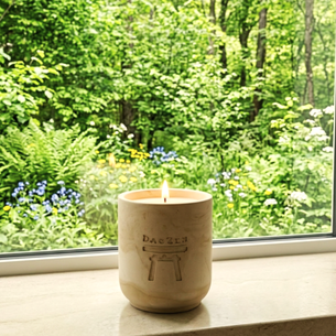 DaoZen - Bougie parfumée lavande, fabriquée artisanalement en Belgique. Pot violet dégradé en Jesmonite, parfum doux et apaisant.