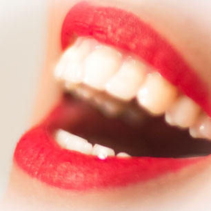 Kosmetische Zahnaufhellung Chemnitz – professionelles Cosmetic Bleaching bei Dubai Beauty