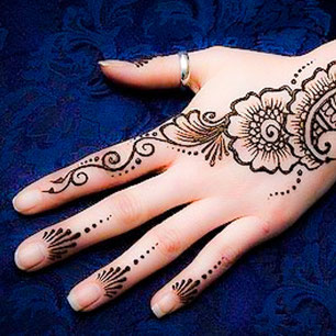 Henna Tattoo Chemnitz – natürliche Körperbemalung für Hände und Füße bei Dubai Beauty
