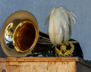 Traditionelles Musikinstrument und Trachtenelement im Salzkammergut