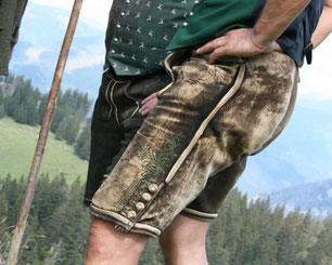 Festzelt in Gößl bei Grundlsee – Brauchtum & Musik im Ausseerland