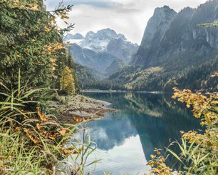 Blick auf den Gosausee mit Dachstein-Bergpanorama im Salzkammergut
