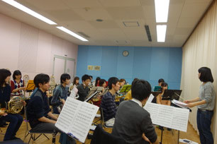 パルテノン多摩、合奏中。みんな真剣！