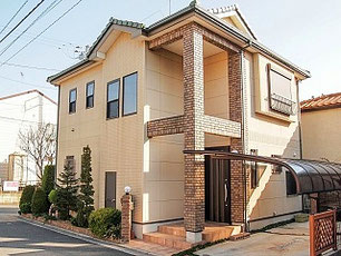 おしゃれな戸建住宅の外観の写真