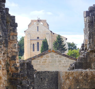 Le chevet de l'Eglise Saint-Pierre depuis l'Abbaye de la Sauve-Majeure